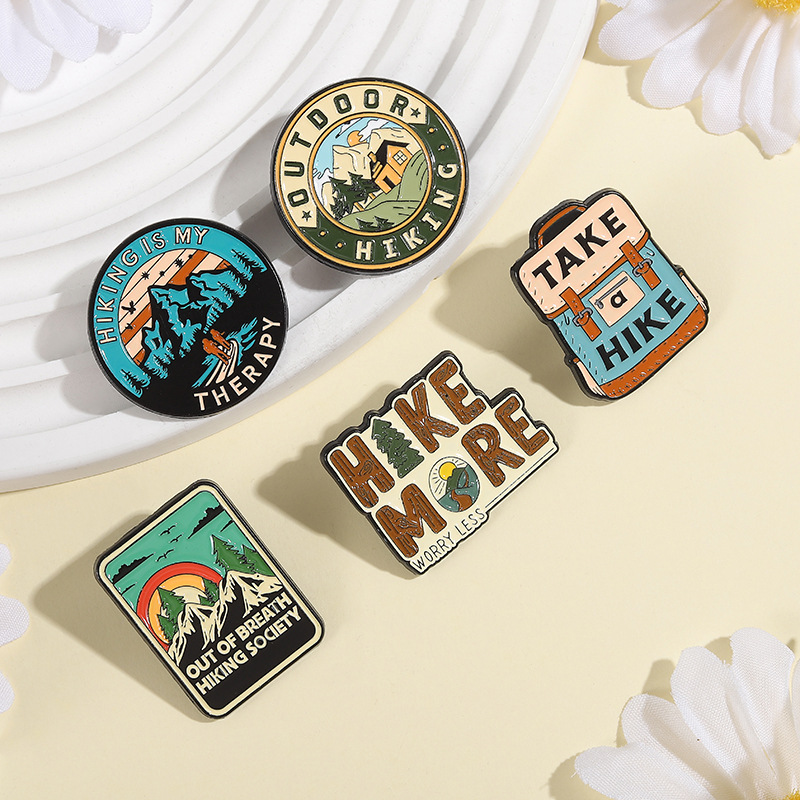 Outdoor adventure style badges - مراجعة Outdoor Adventure Outfit وسعره